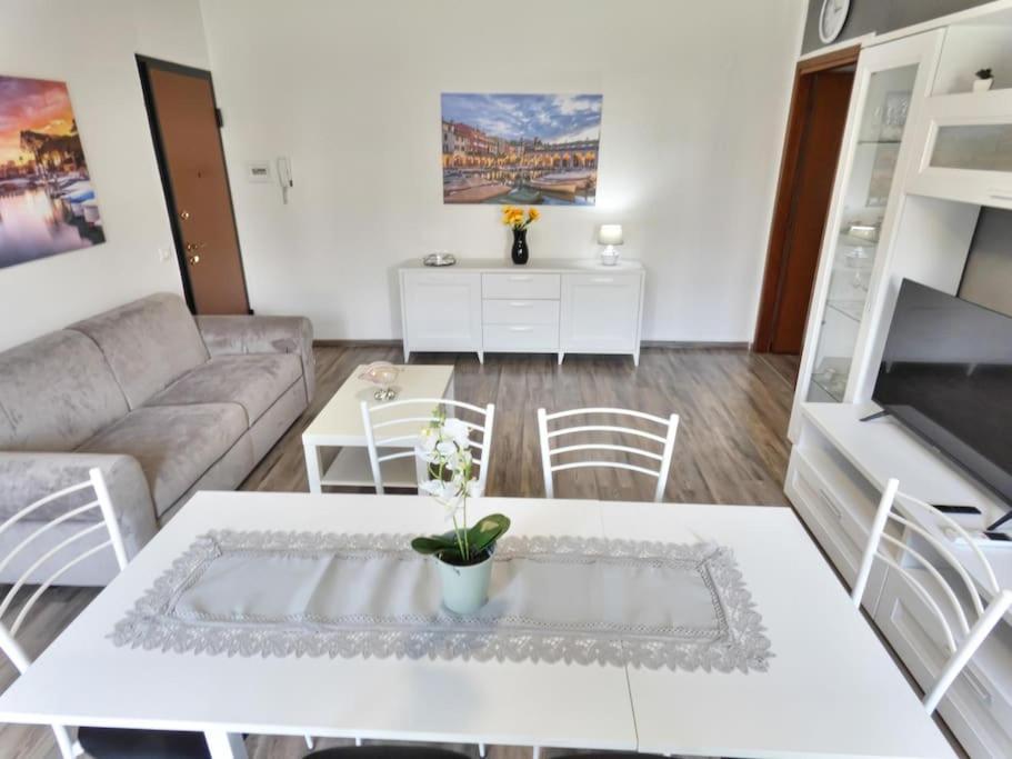Ferienwohnung Welcome House Desenzano Center Desenzano del Garda Exterior foto