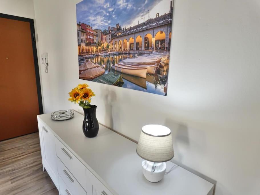 Ferienwohnung Welcome House Desenzano Center Desenzano del Garda Exterior foto